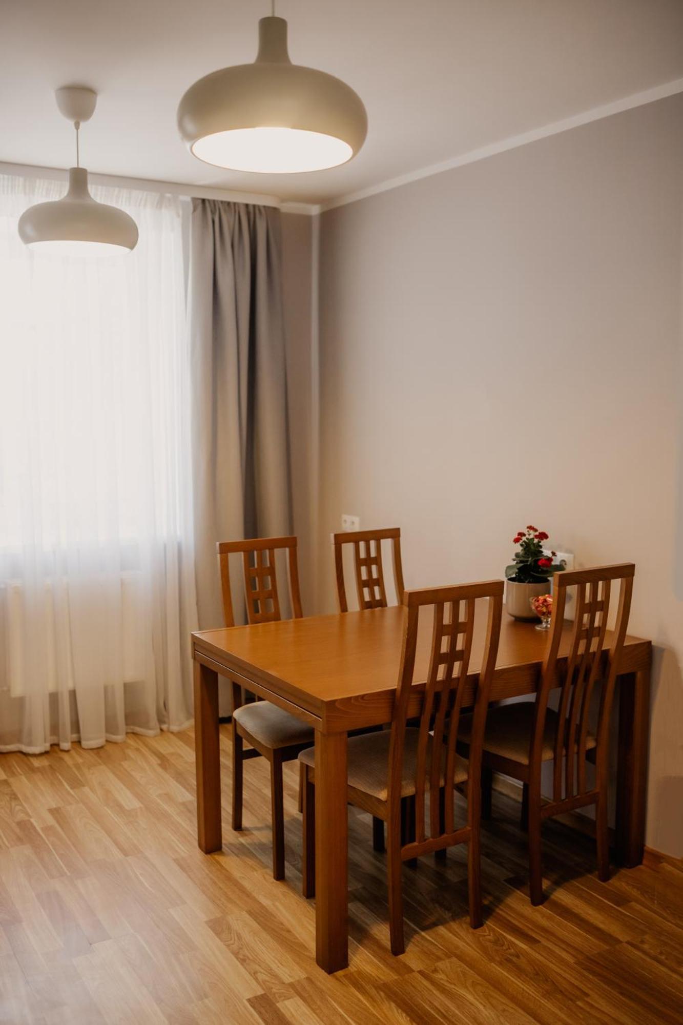 Saules Iela 2A Aparthotel Saldus Phòng bức ảnh