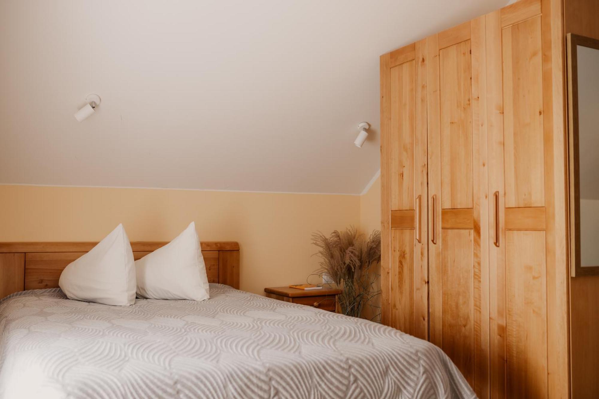 Saules Iela 2A Aparthotel Saldus Phòng bức ảnh