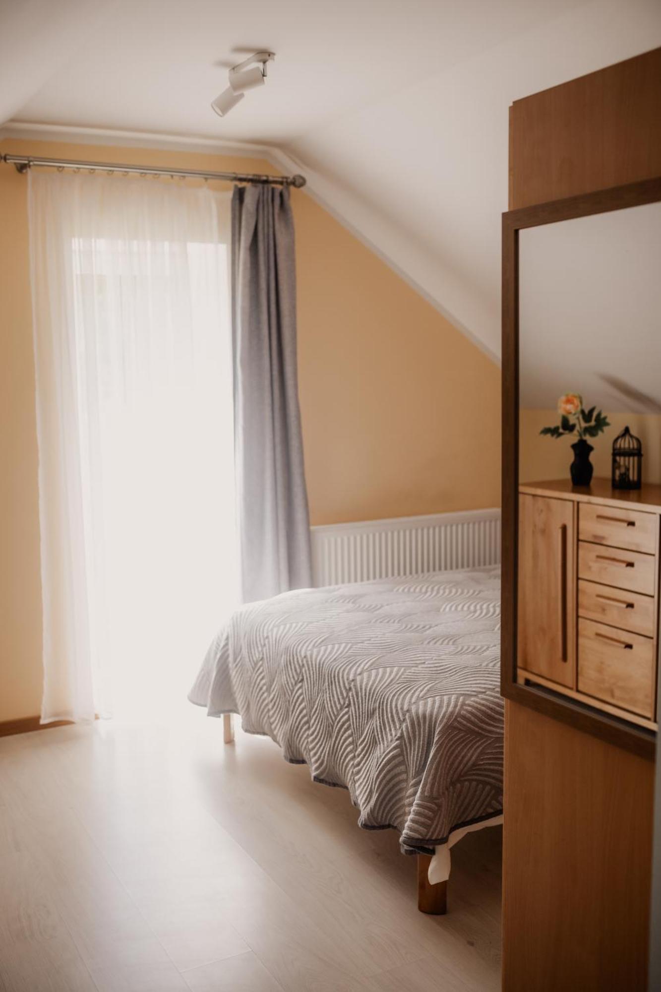 Saules Iela 2A Aparthotel Saldus Phòng bức ảnh